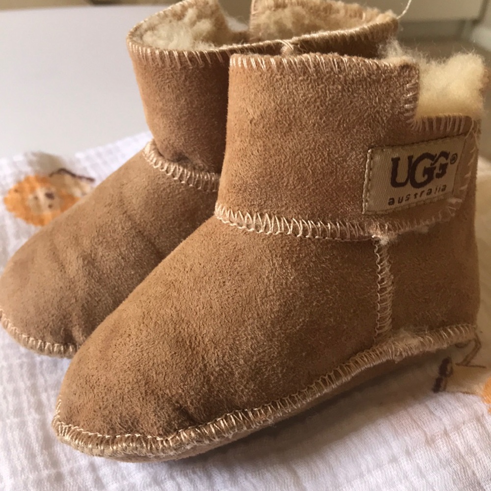 Baby UGG uggs Booties, moccs